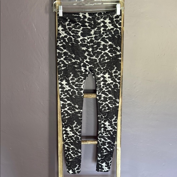 Vero Monte Cheetah Print Leggings – Fierce & Flattering Everyday Fit - Picture 1 of 3